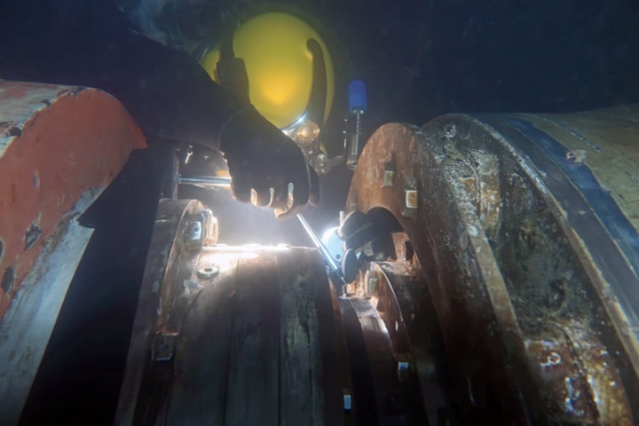 preparing for double underwater stern  tube seal repair