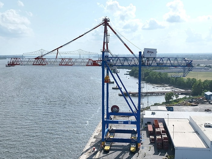 The new Liebherr STS crane on the quayside at PSA Penn Terminals. Credit: Liebherr