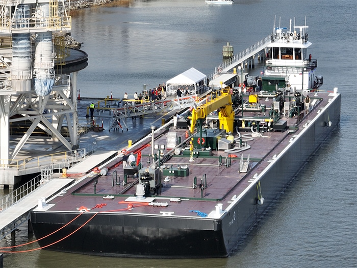 Coloial Oil tug and barge