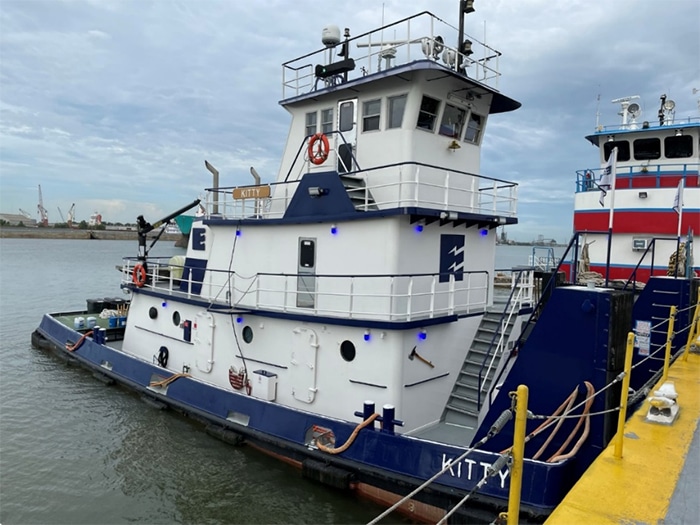 Boat that hit Algiers lock gate