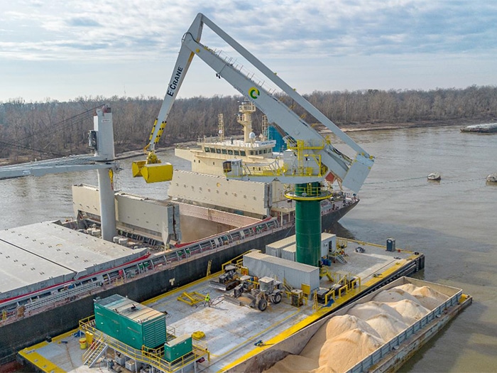 E-Crane on barge