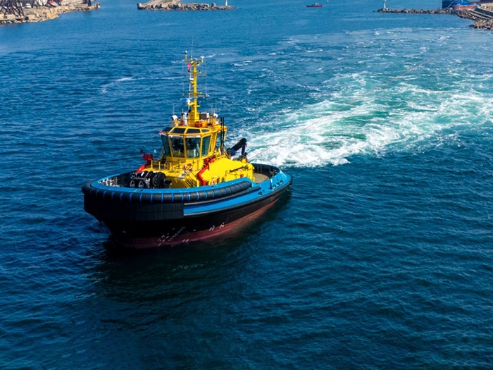 fully-electic tug