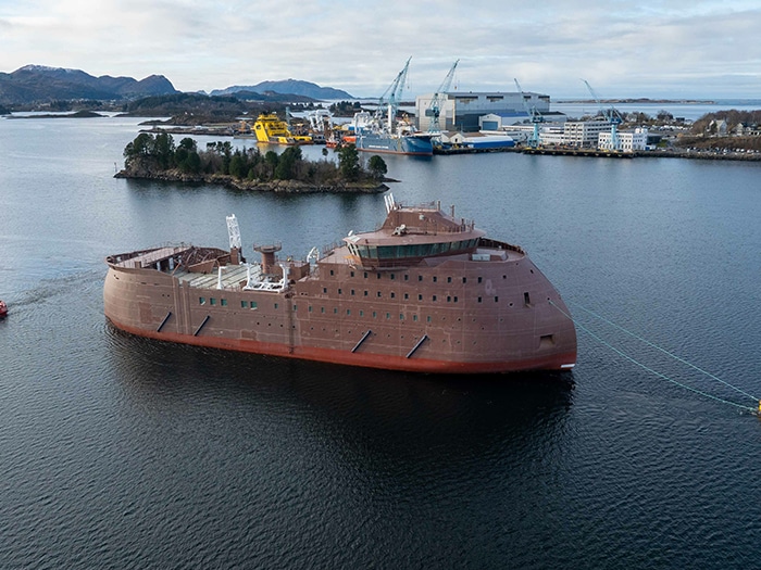 Ulstein Verft receives hhull